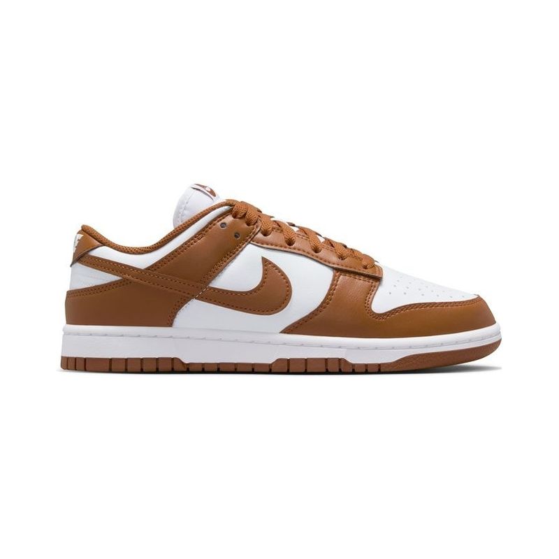 حذاء Dunk Low من Nike - للنساء