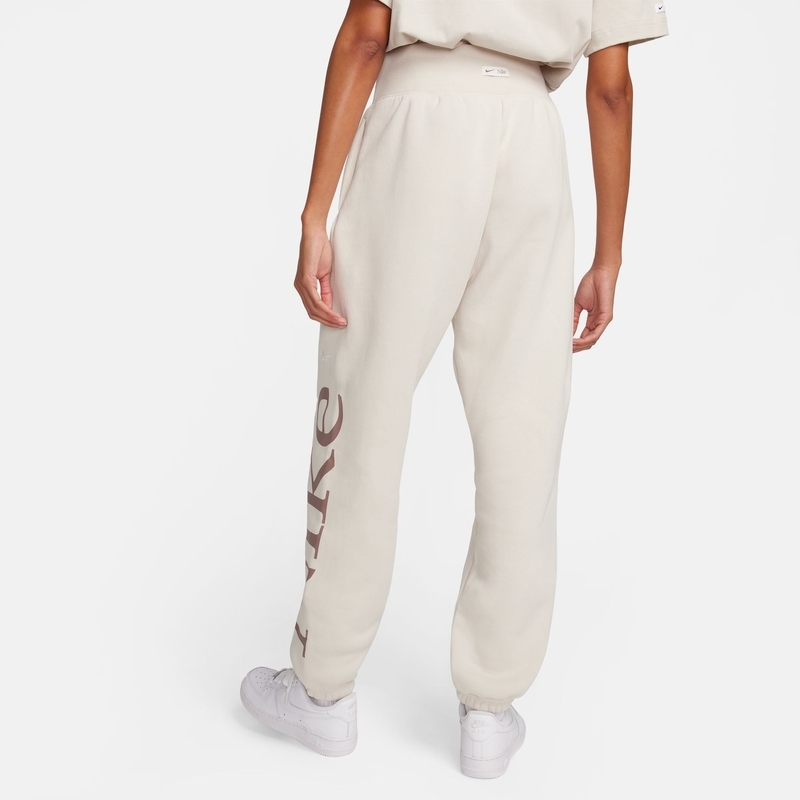 Buy Nike Sportswear Air Women's Fleece Oversized High-Rise Joggers Online  in Kuwait - The Athletes Foot