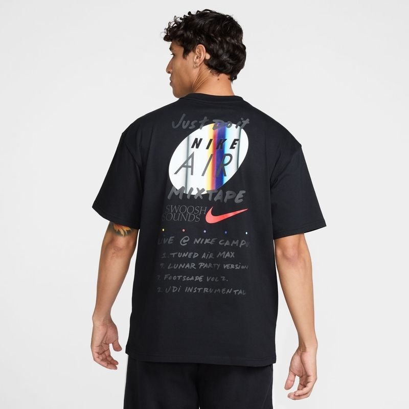 Nike Sportswear Men's T-Shirt Online Kuwait - The Athletes Foot Nike Sportswear Men's T-Shirt Online Kuwait - The Athletes Foot