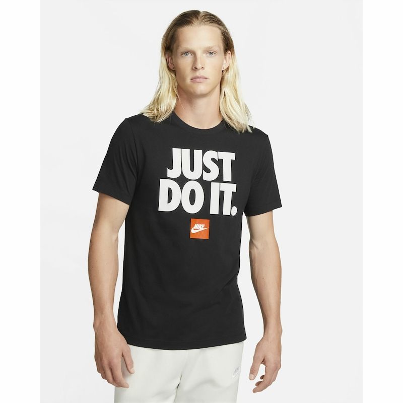 Buy Nike Sportswear Men s T Shirt Online in Kuwait The Athletes Foot