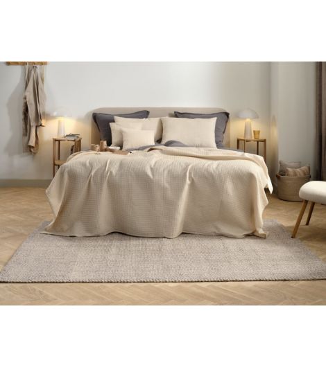 Bed throw KORNBLOMST 220x220 beige