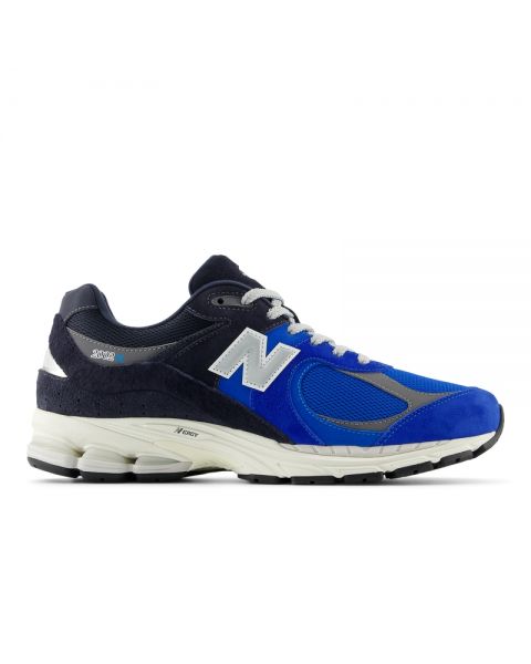 Sports shoes souq online