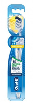 Oral-B Pro Expert Toothbrush Bacteria Blast - Medium