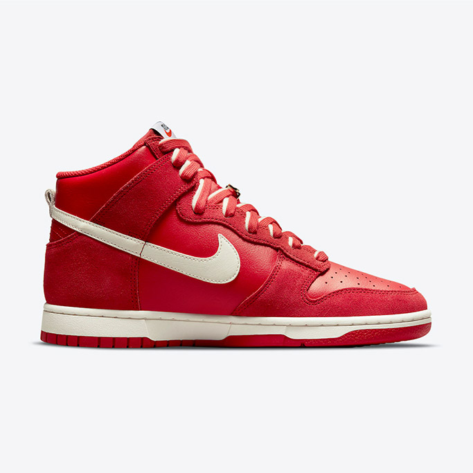 NIKE DUNK HI 'FIRST USE' IN UNIVERSITY RED