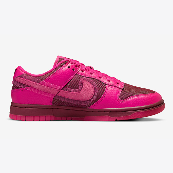 NIKE DUNK LOW WMNS 'VALENTINE’S DAY'